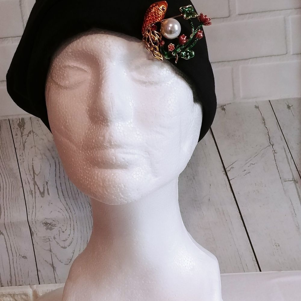 BeanieΒ Hat Slouch Skull Cap Blue and Fish Brooch